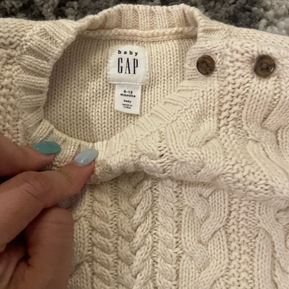 Baby Gap one piece - Picture 4 of 6